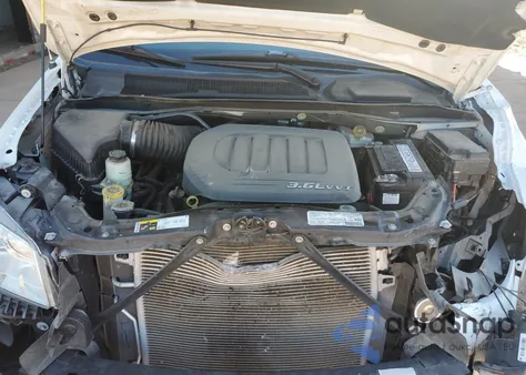 2013 Chrysler Town & Country Touring из США, поврежденный, VIN 2C4RC1BG6DR747564